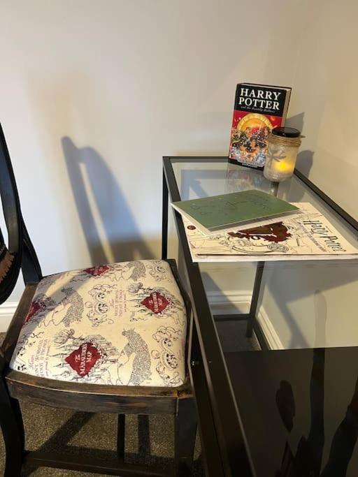 Potters Hideout- 2 Bedroom 2 Bathroom Apartment Γουάτφορντ Εξωτερικό φωτογραφία
