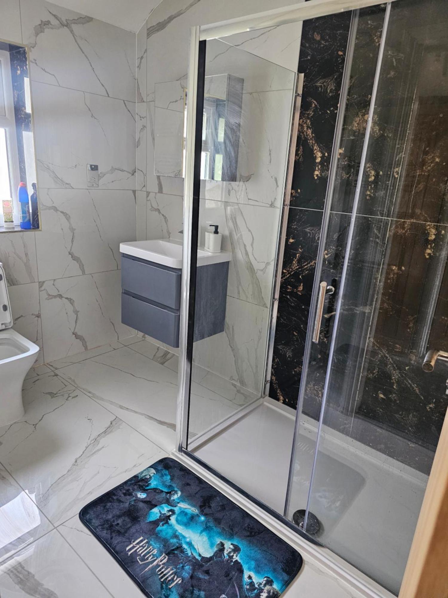 Potters Hideout- 2 Bedroom 2 Bathroom Apartment Γουάτφορντ Εξωτερικό φωτογραφία